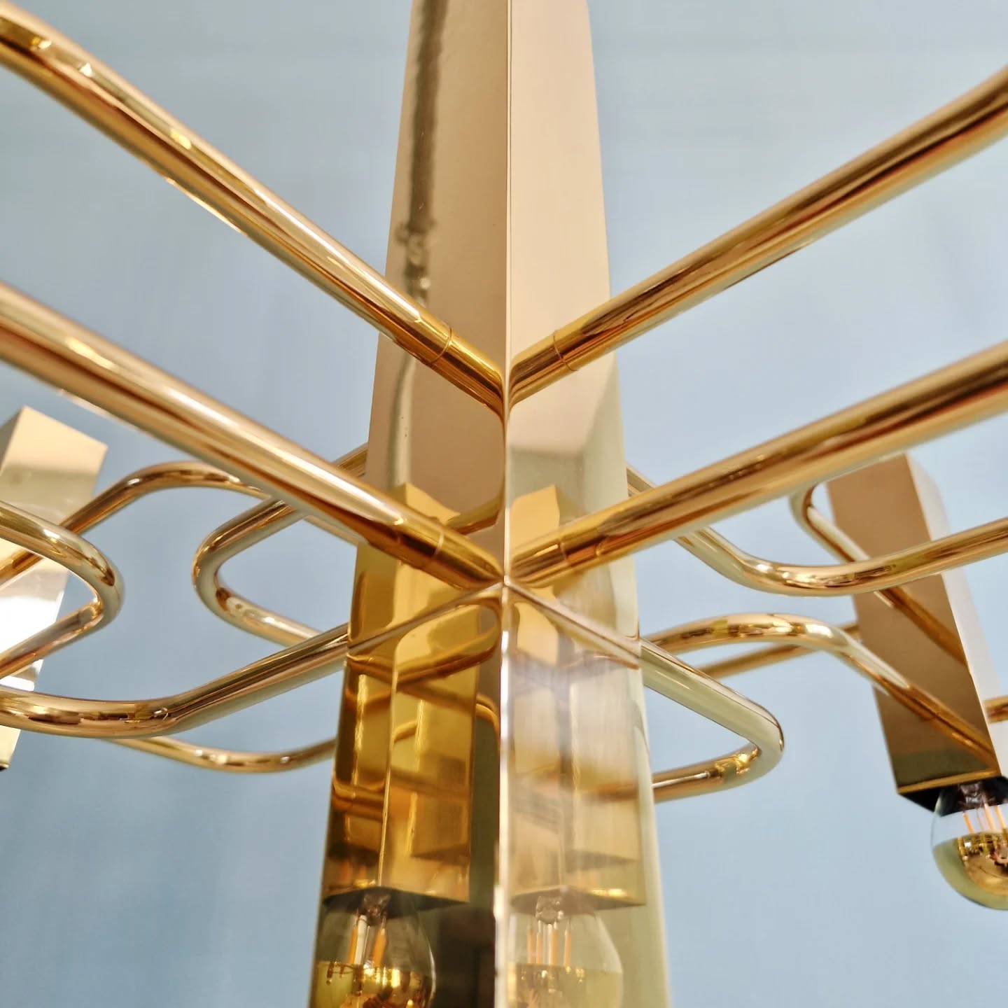 Geometric brass chandelier, design G. Sciolari, Boulanger, 1970