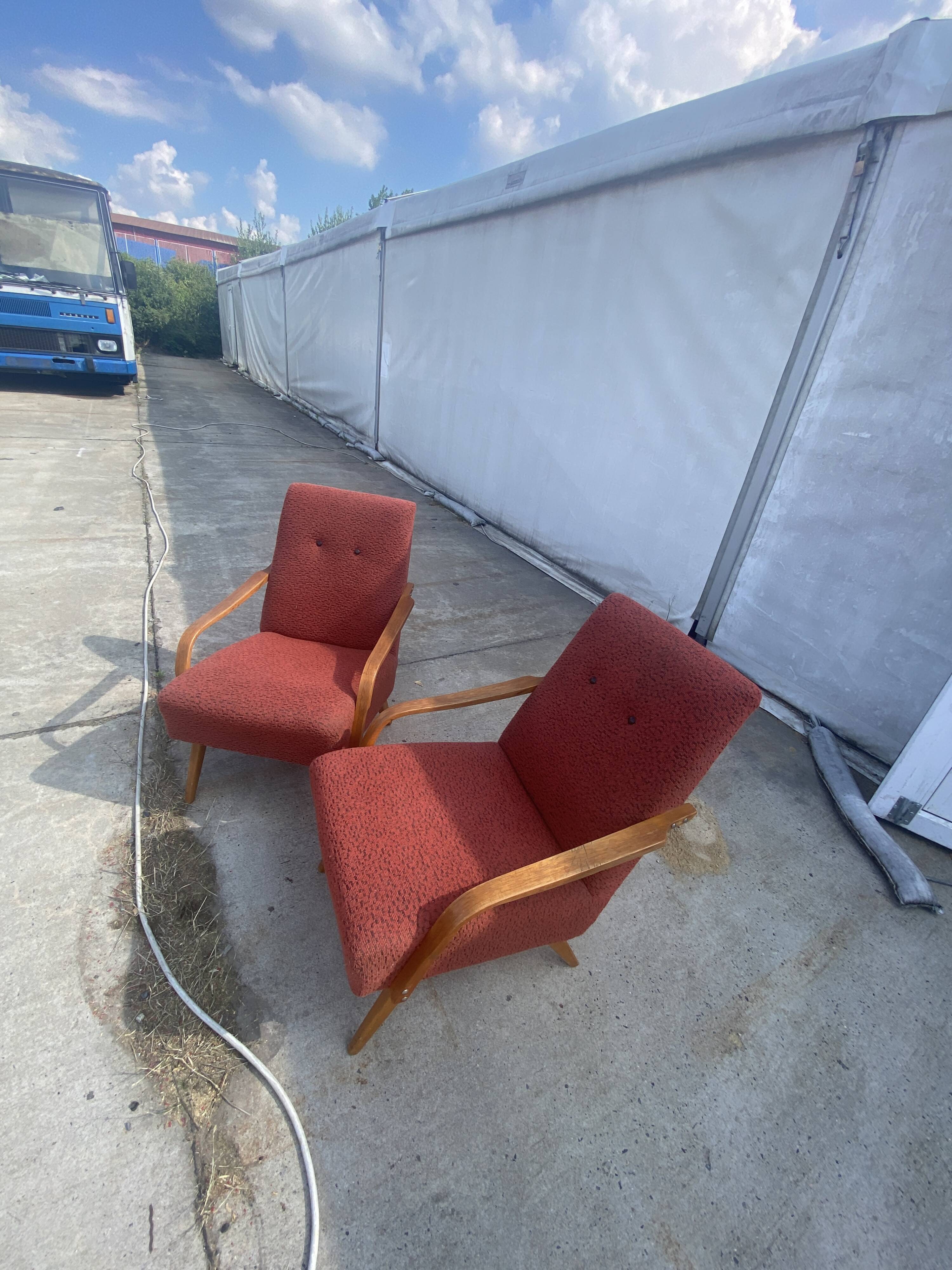 Paire de fauteuils vintage de Jaroslav Šmídek pour Cesky nabytek, 1960