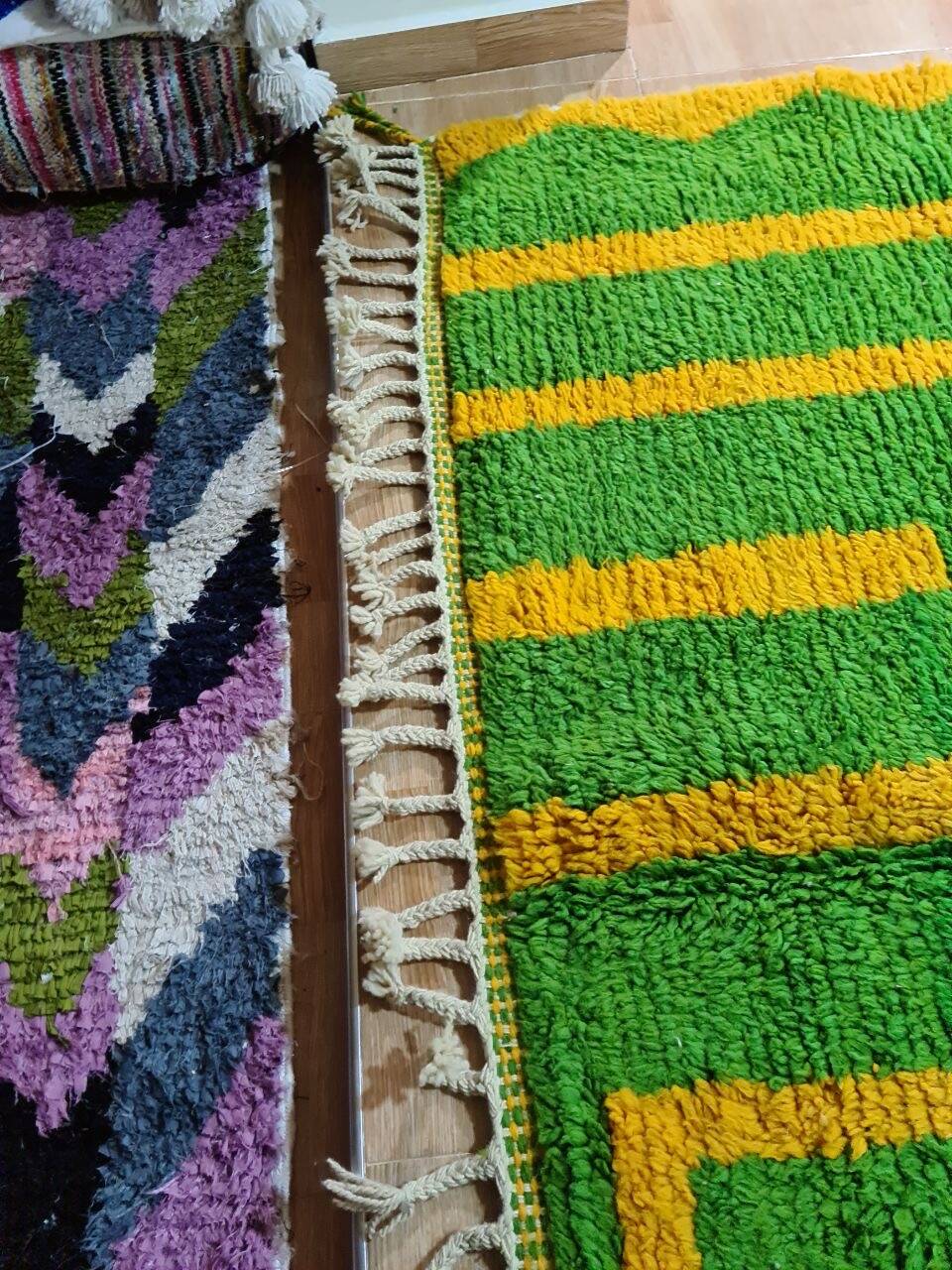 Moroccan Berber handmade rug – 300x200 cm – green and yellow wool