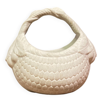 Basket tray-pouch bouquetière in porcelain biscuit