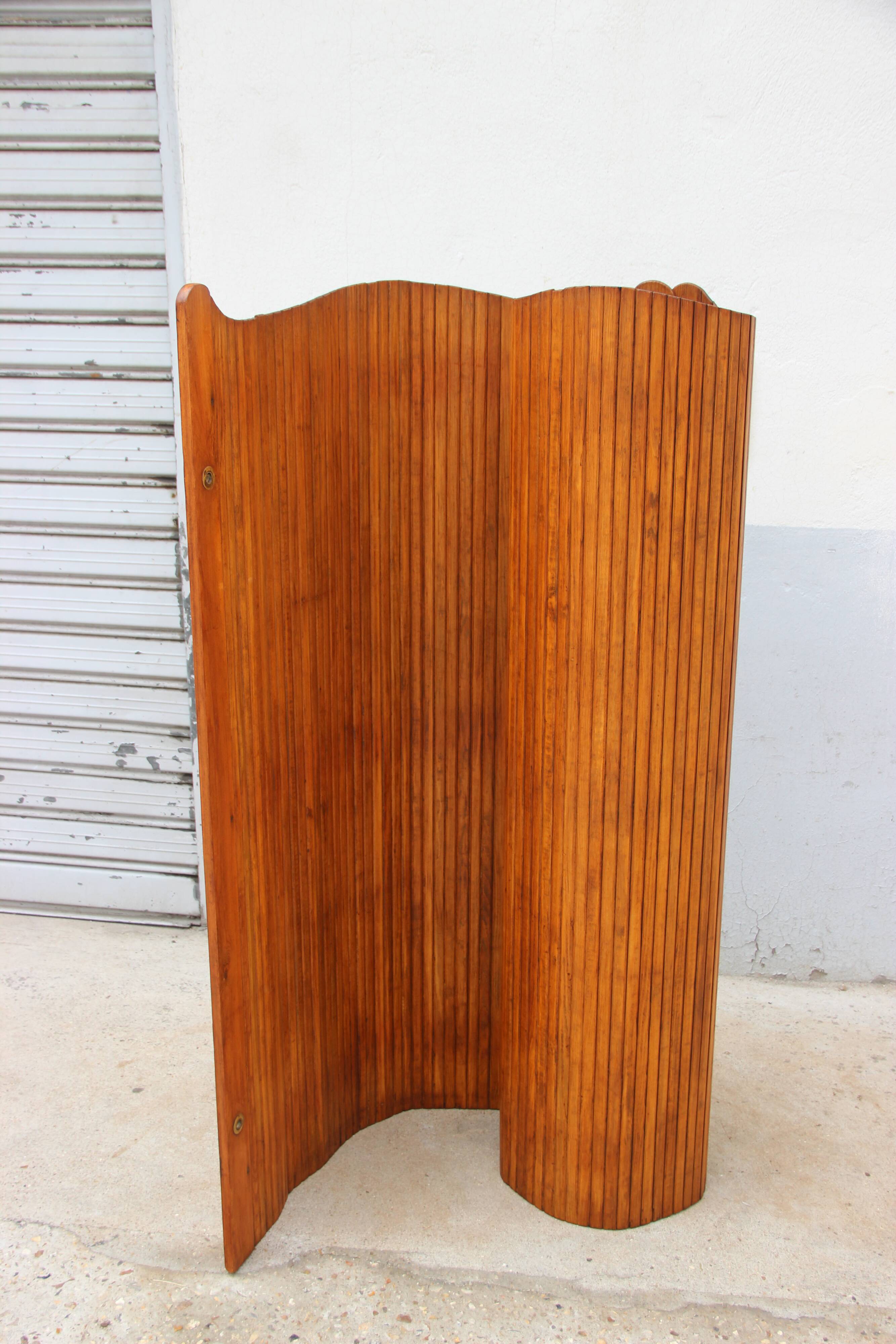 Baumann modular screen in wooden slats