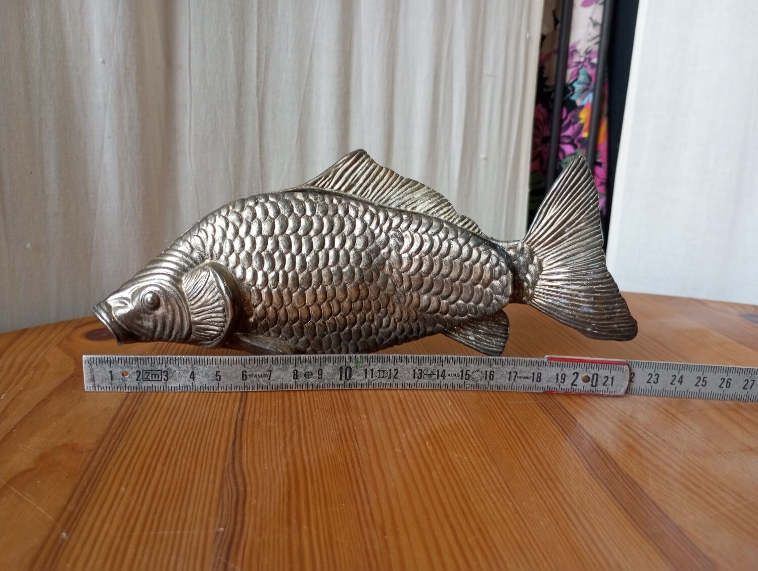 Poisson porte-serviette en métal argenté