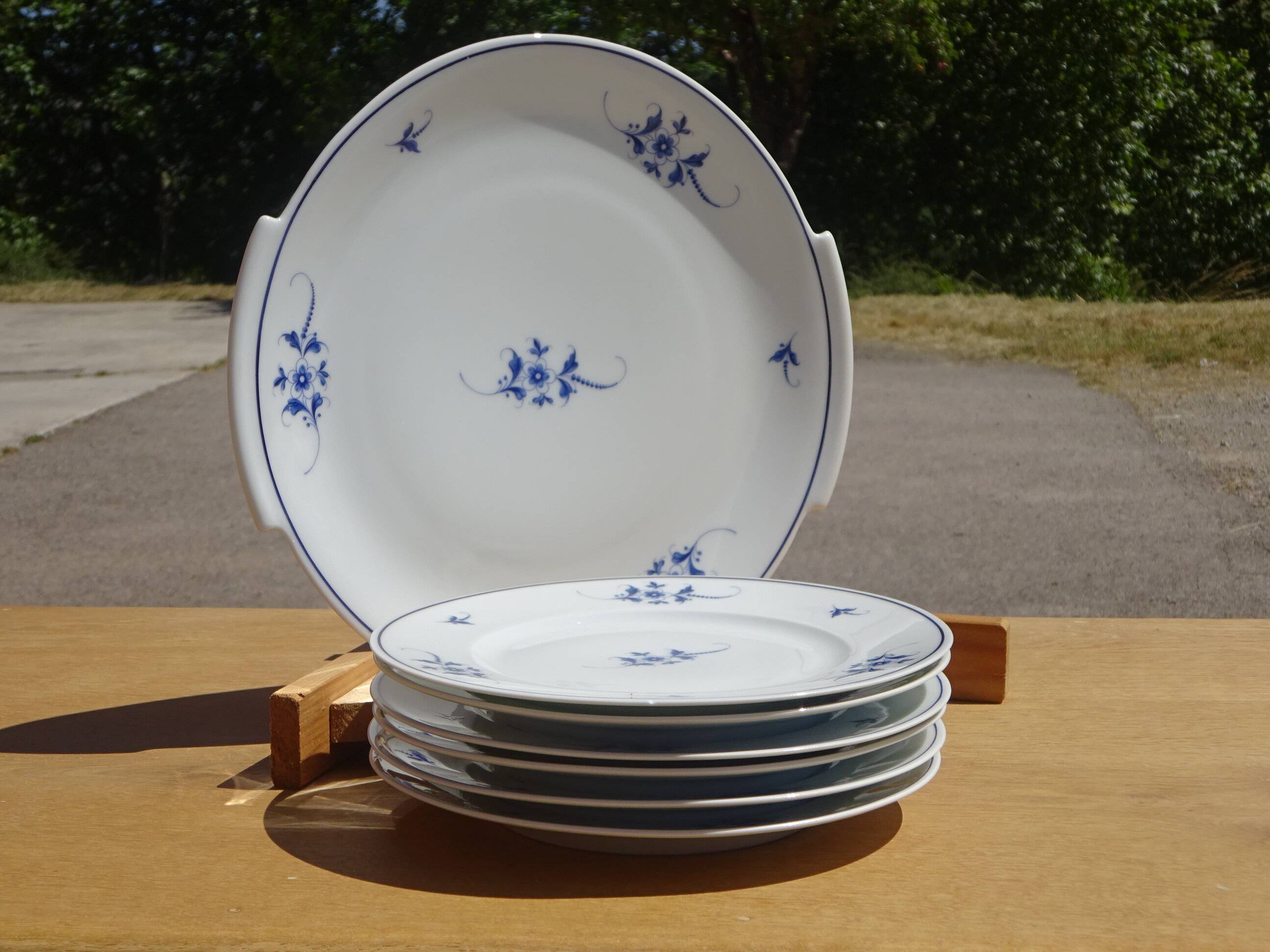 Dessert service, 13 pieces in Limoges porcelain, Bernardaud