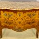 Commode galbée Style Louis XV en marqueterie