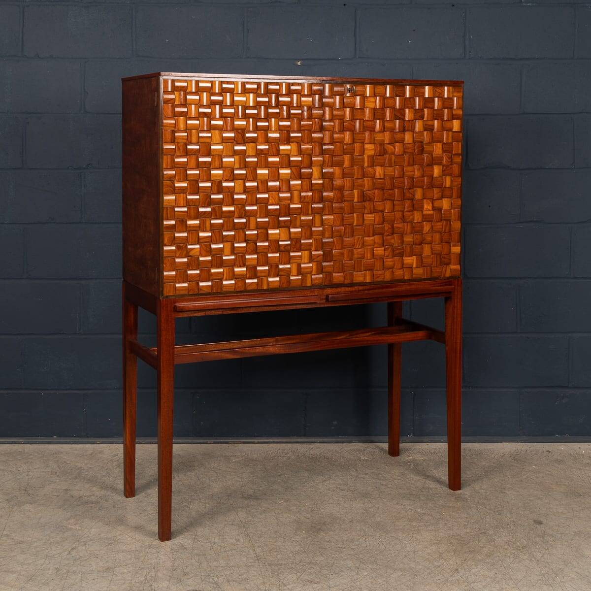 Vintage 20thc italian dry bar cabinet with 'woven' front decor on stand