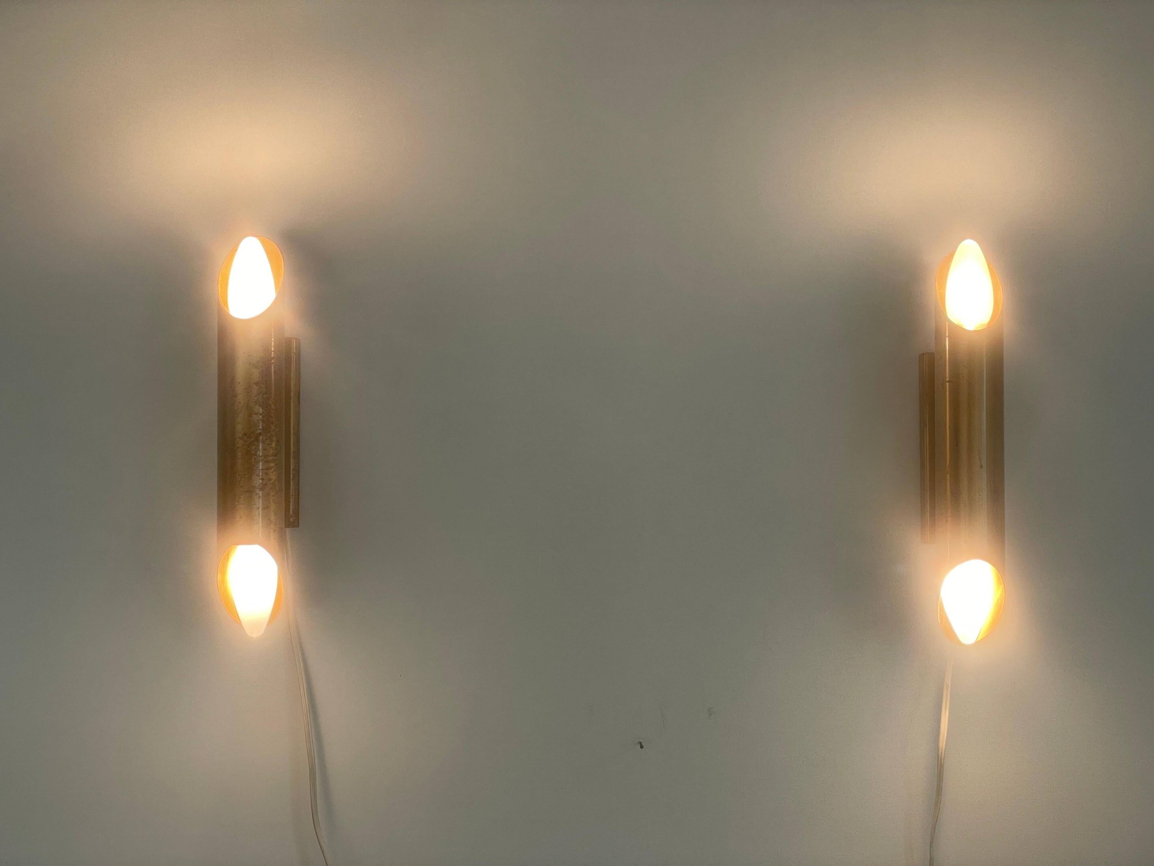 Pair of brass wall lights with Italian mid-century design, 1960, Italy.
