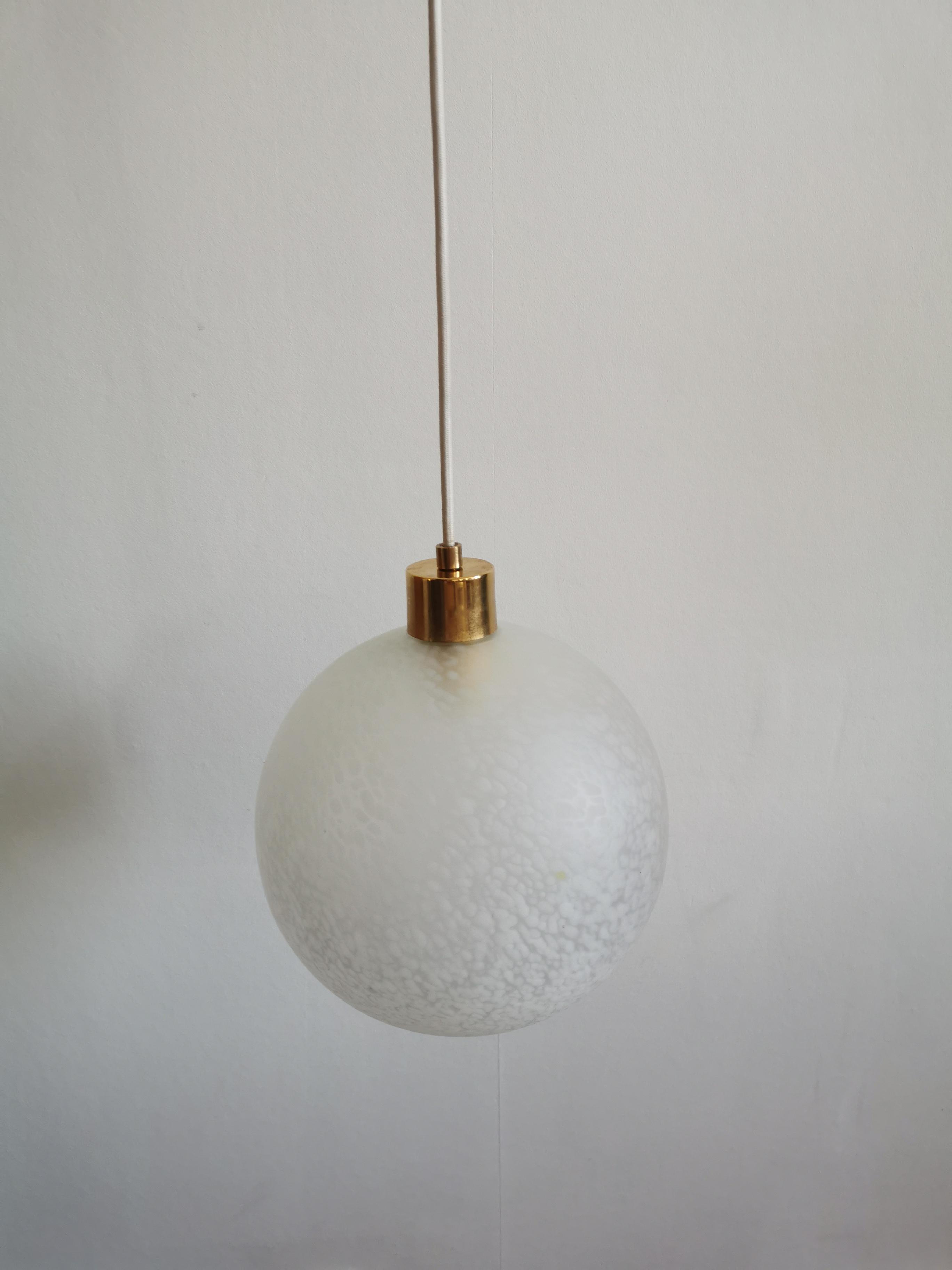 Suspension ball in clichy glass