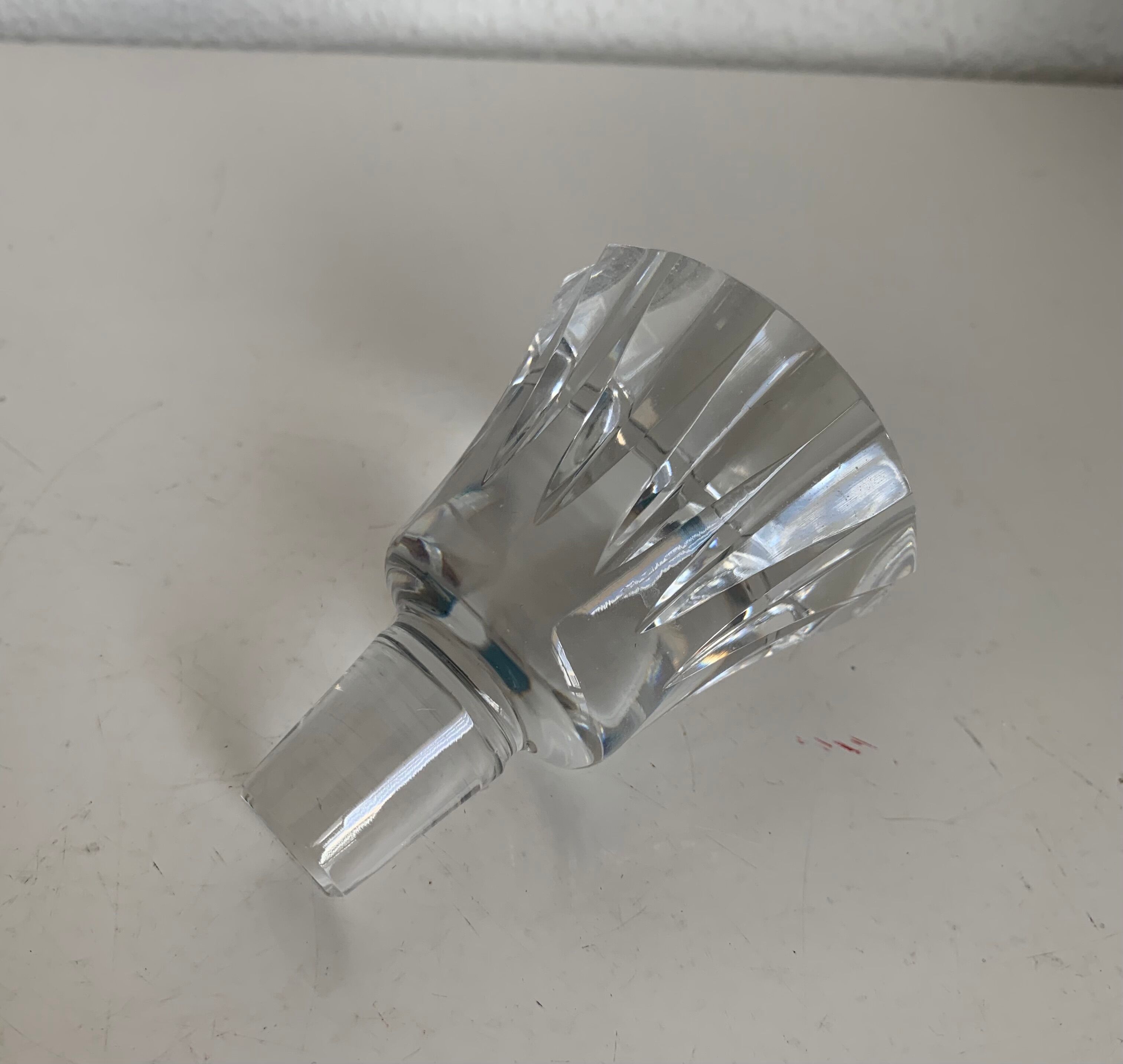 Vintage decanter 1960 crystal Baccarat, 17 x 9 cm