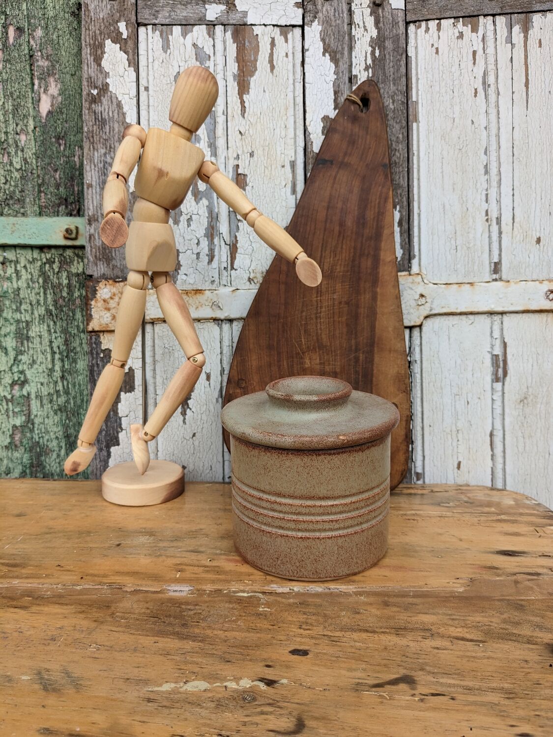 Beurrier à eau en grès