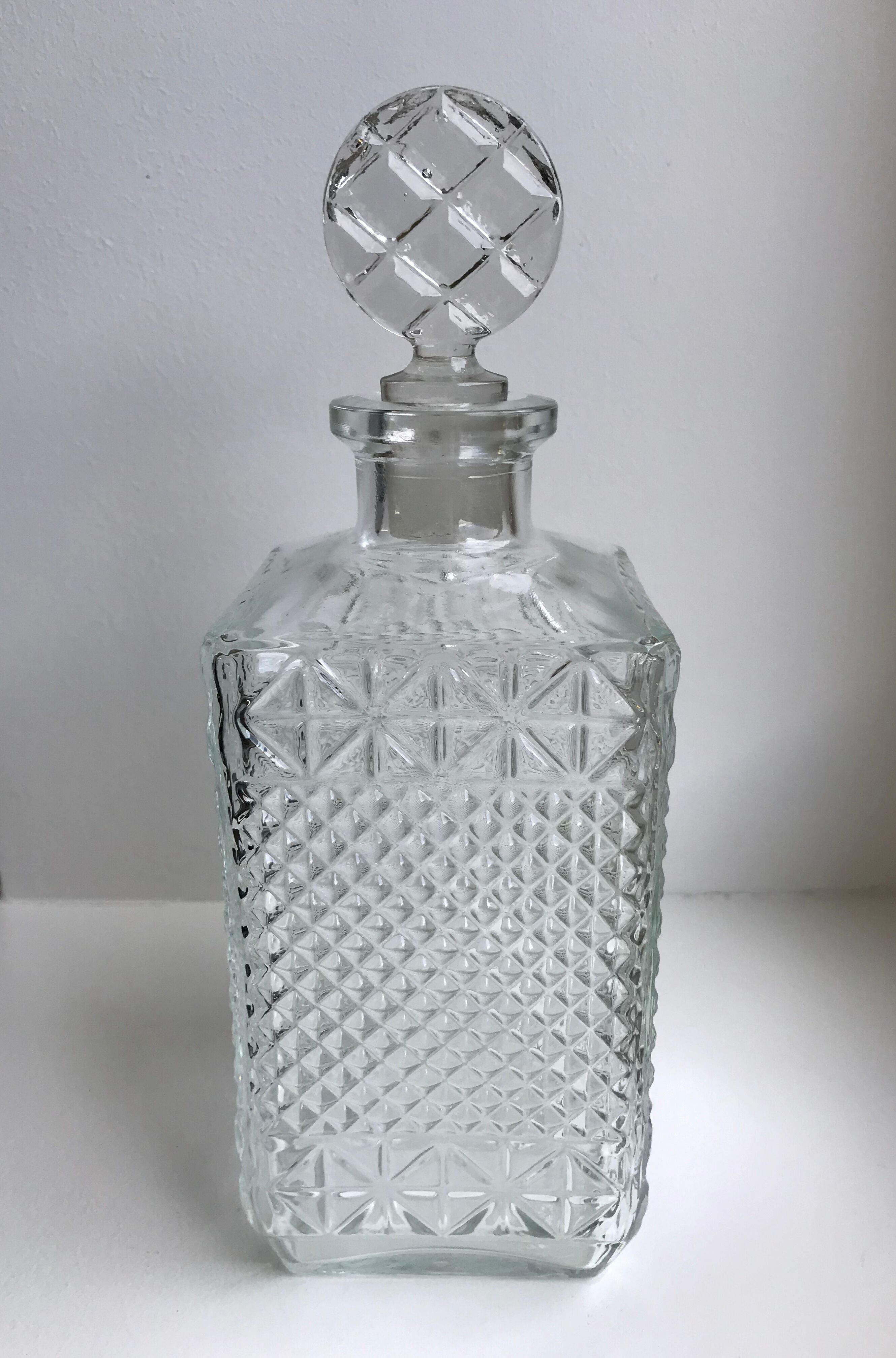 Whisky decanter with round cap 70s