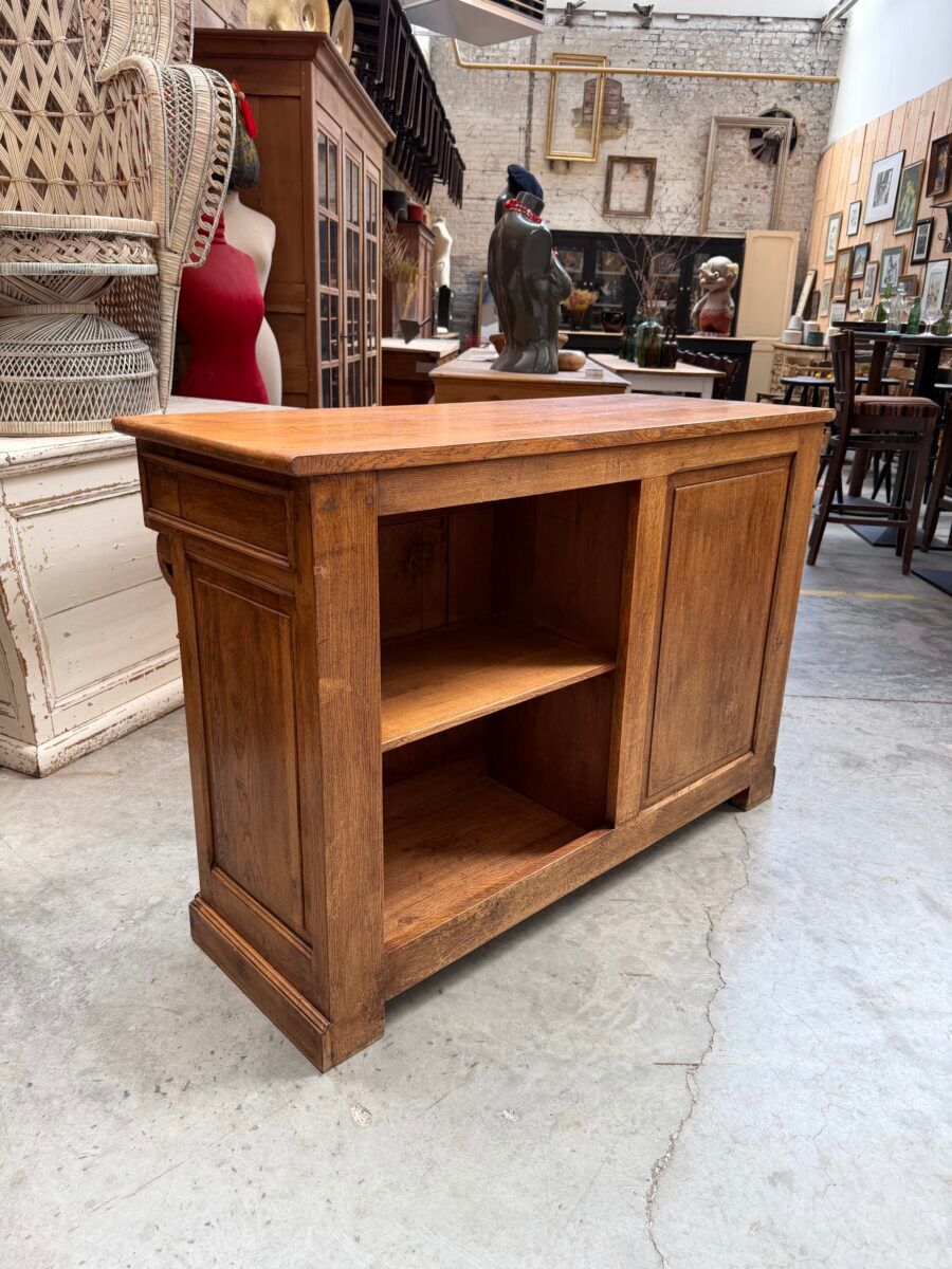 Oak counter from the 1950s