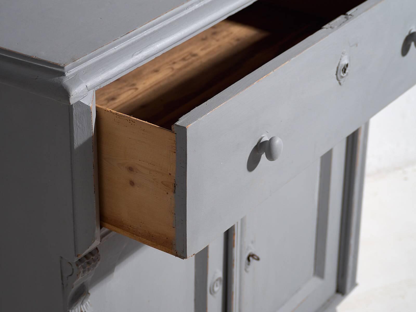 Antique two-door living room chest of drawers (circa 1920) #15