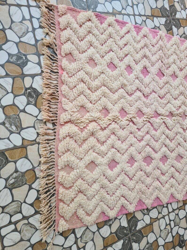 Authentic handmade pure wool rug size 2/3 m