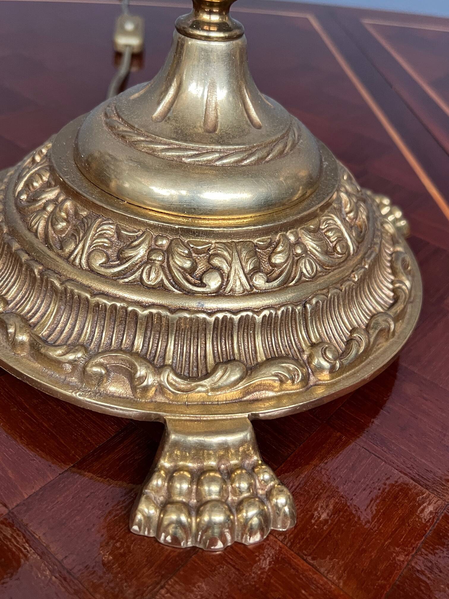 Luxurious pair of antique gilded bronze candelabra in the exquisite style of Louis XV.