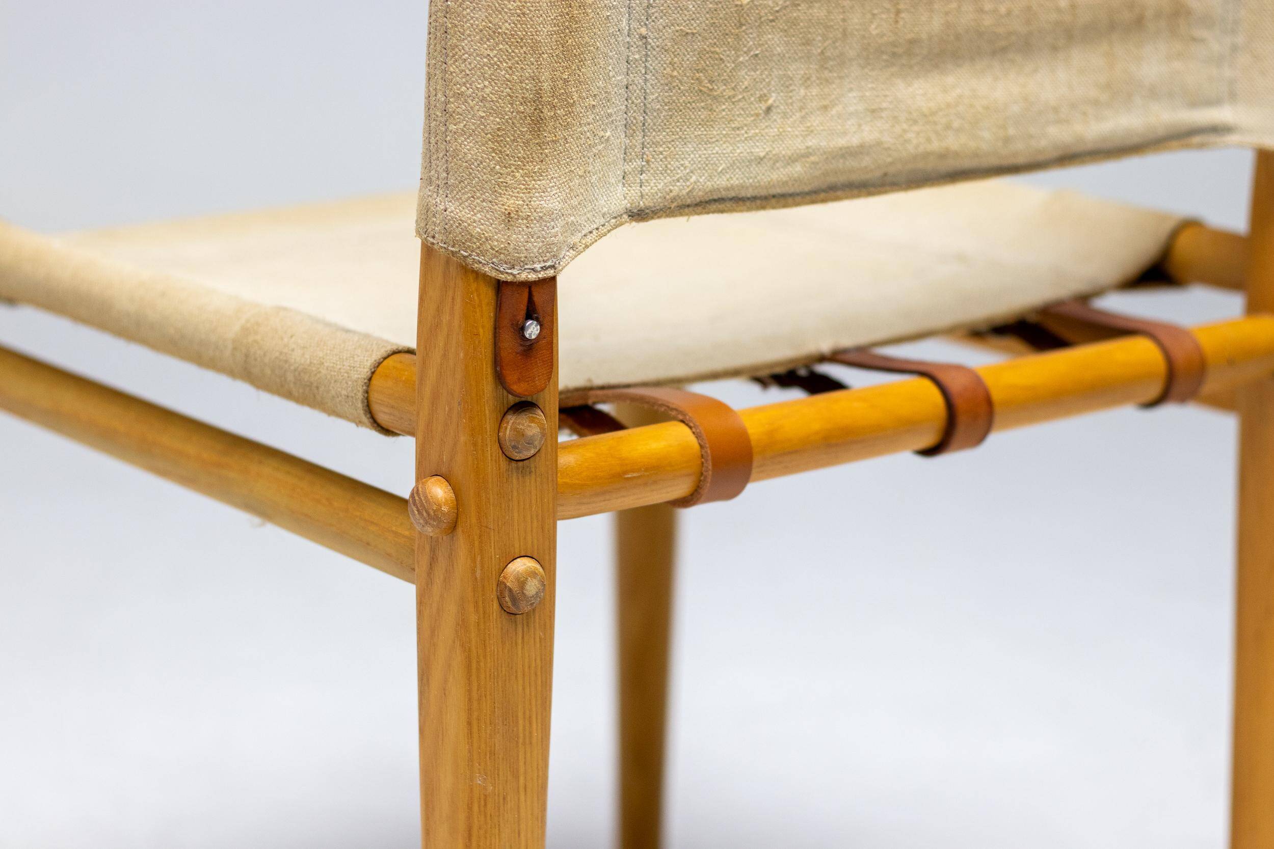 Occasional chair in ash and canvas Zanotta - Italian Mid-Century Modern, Functional Vintage