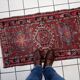 Tapis persan Karajeh ancien fait main, 65 cm x 113 cm (2,1 pi x 3,7 pi), années 1910 - 1C1156