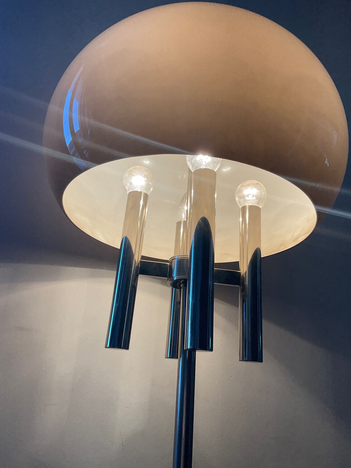 Lampadaire par Harvey Guzzini des années 60-70