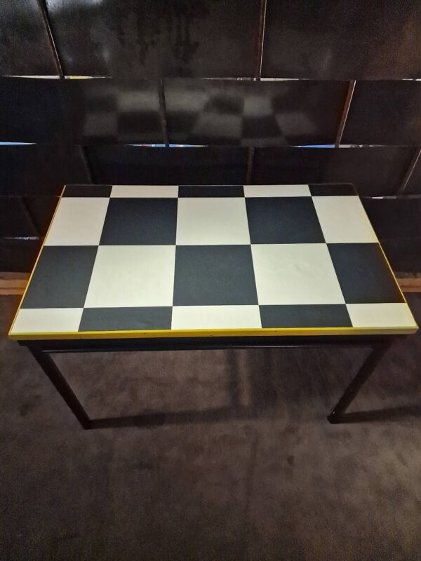 Table design dans le goût de Le Corbusier