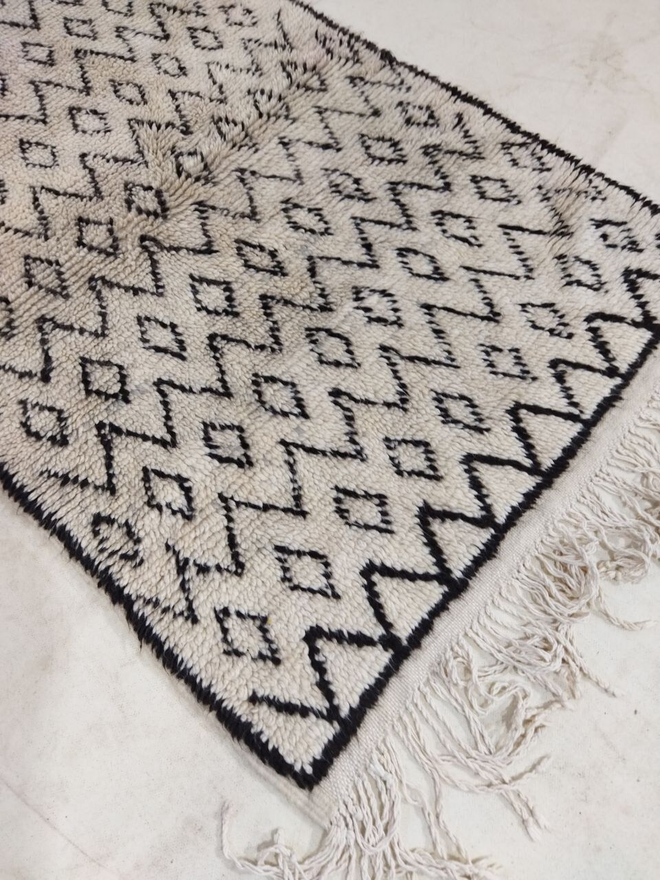 Moroccan berbere carpet 135x75cm