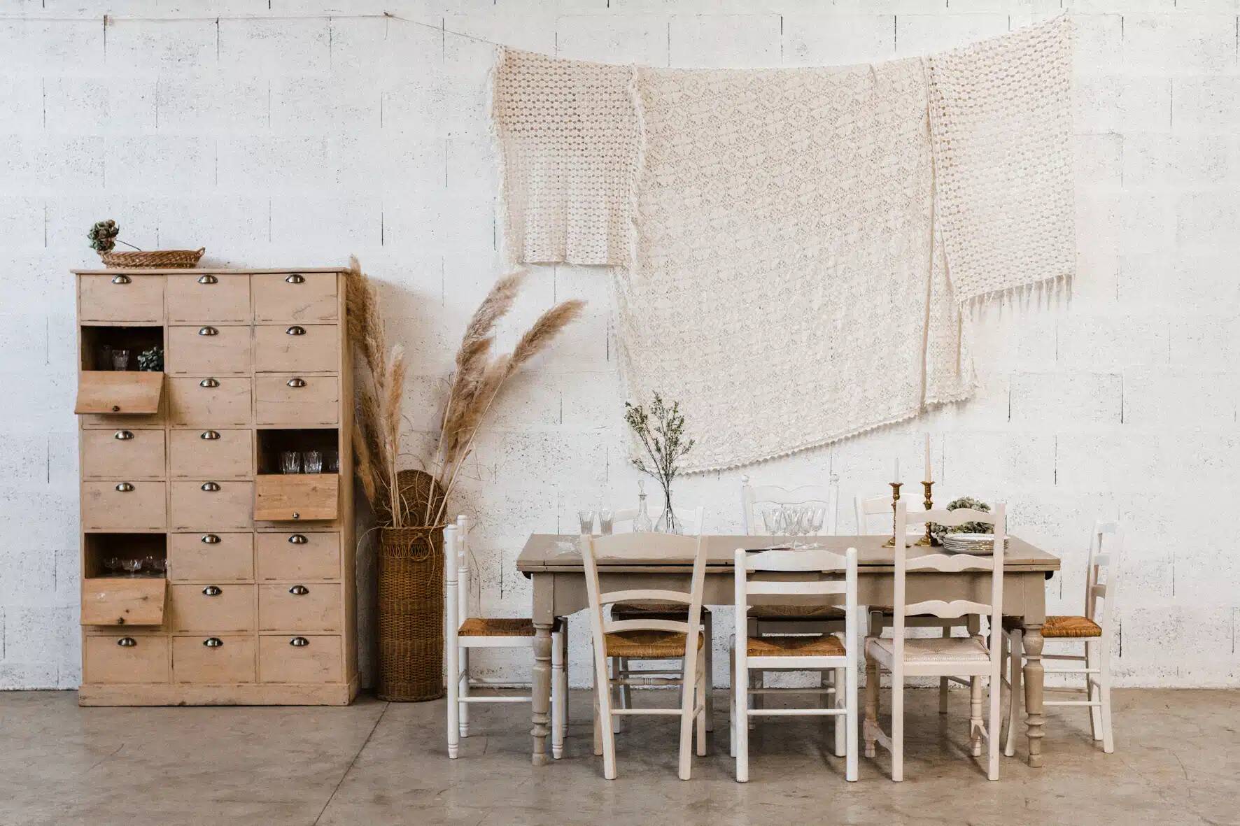 Cream wood chair, cream wicker "Delphinium"