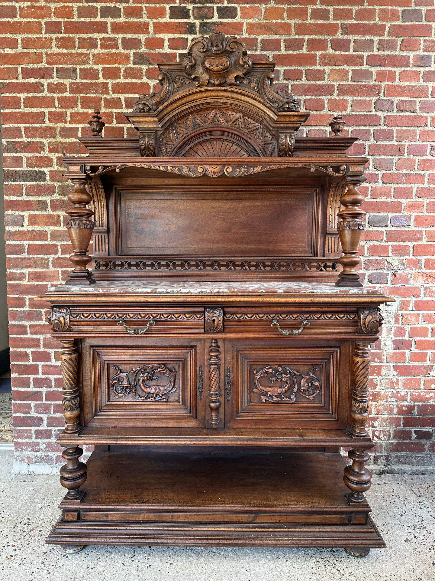 Desserte - Buffet ancien en noyer Henri II XIXeme