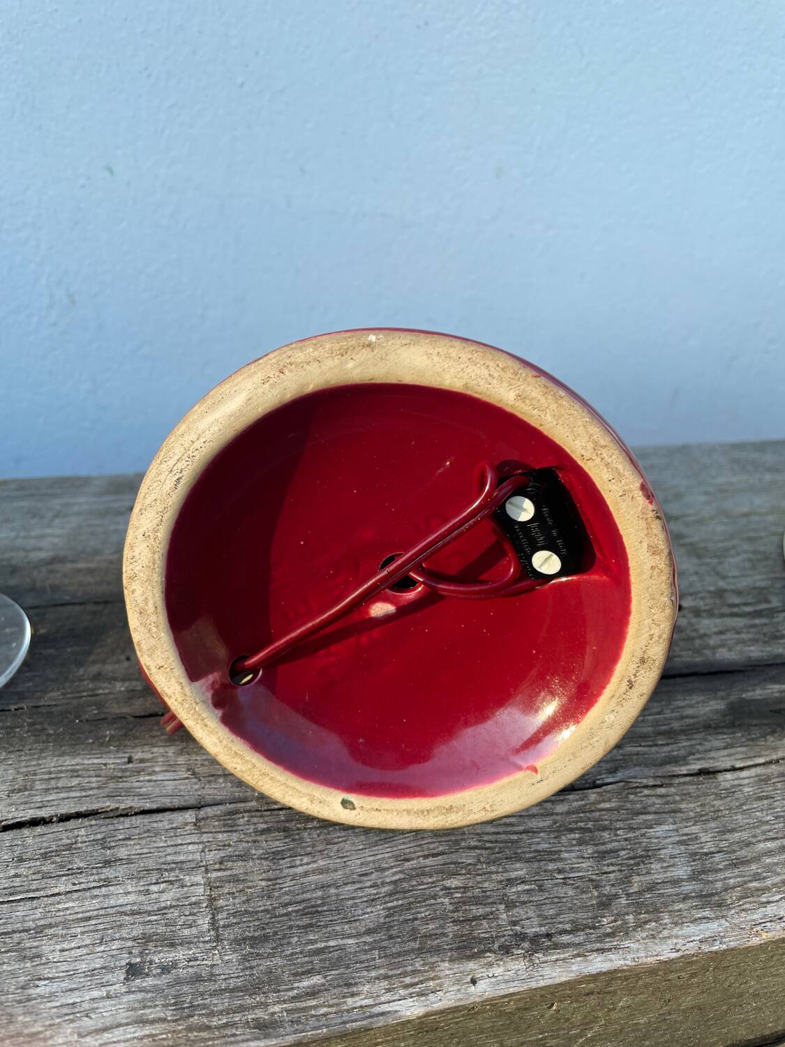 Burgundy ceramic lamp