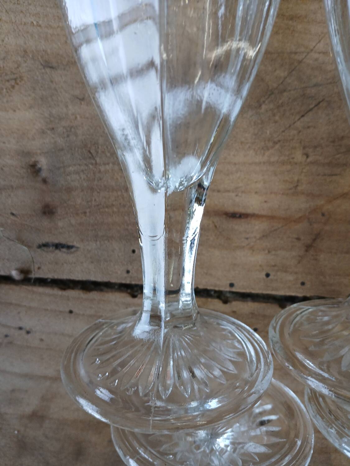 6 flutes in thick chiseled glass