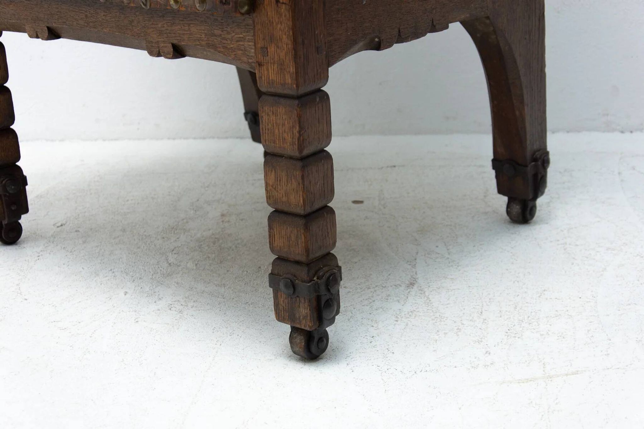 Chaise de trône massive de la fin du 19e siècle