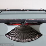 Machine à écrire Hermes Baby