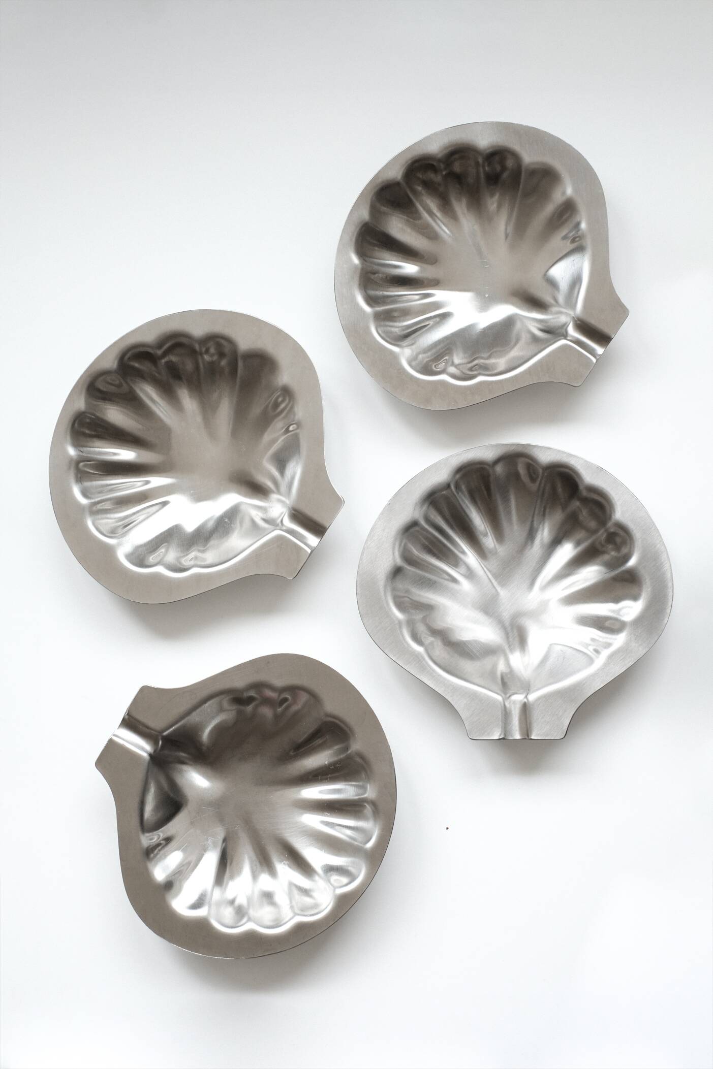 Ensemble de 4 plats en forme de coquillage