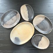 Plat artisanal argile et cendre