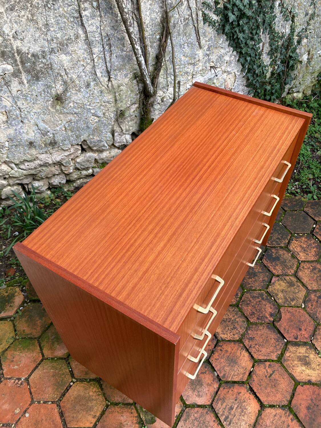 Vintage 1960s chest of drawers