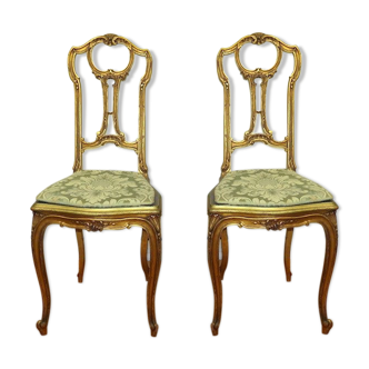 Paire de chaises en bois doré style Louis xv