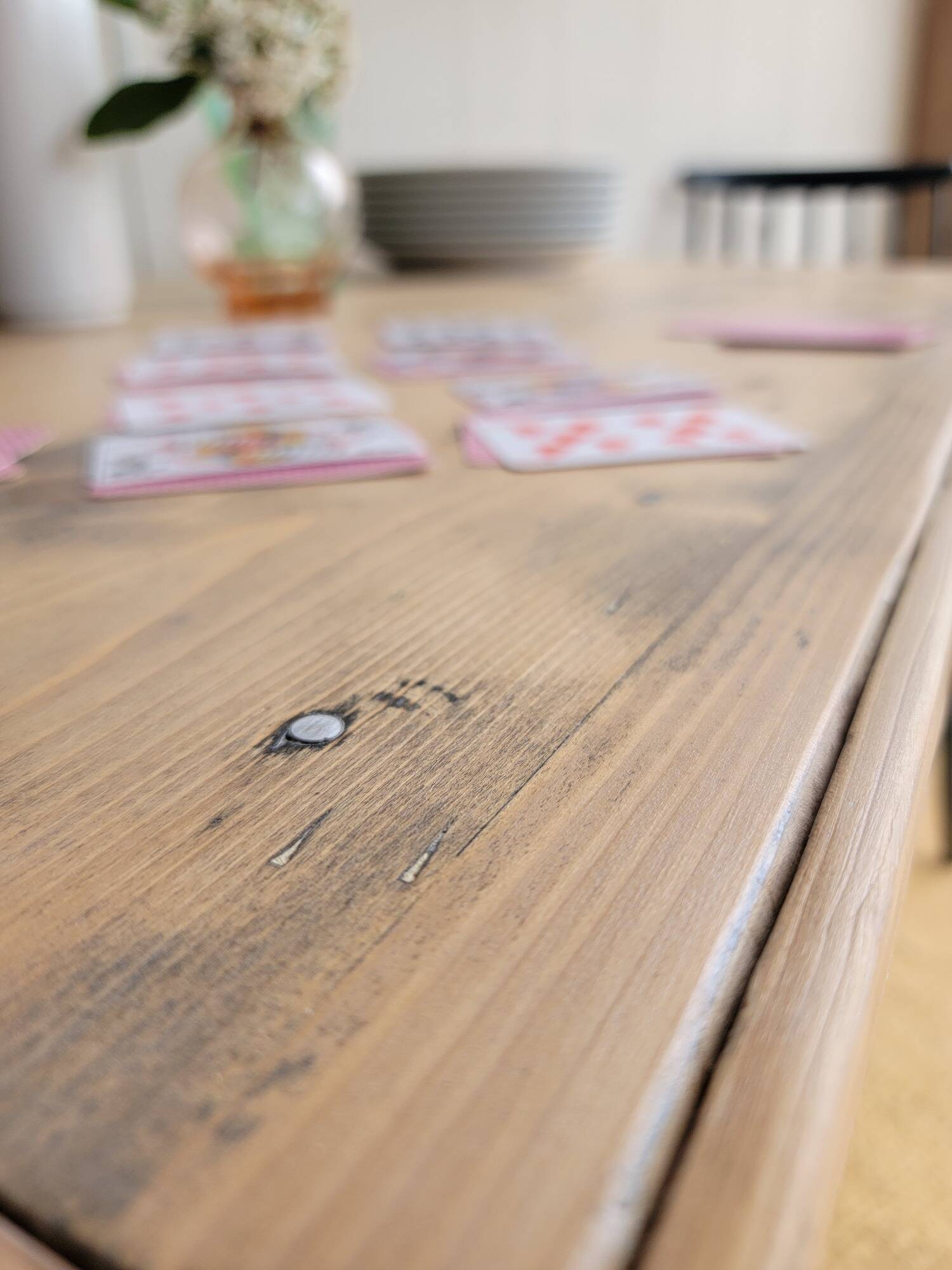 Rectangular wooden dining table - 4/6 people