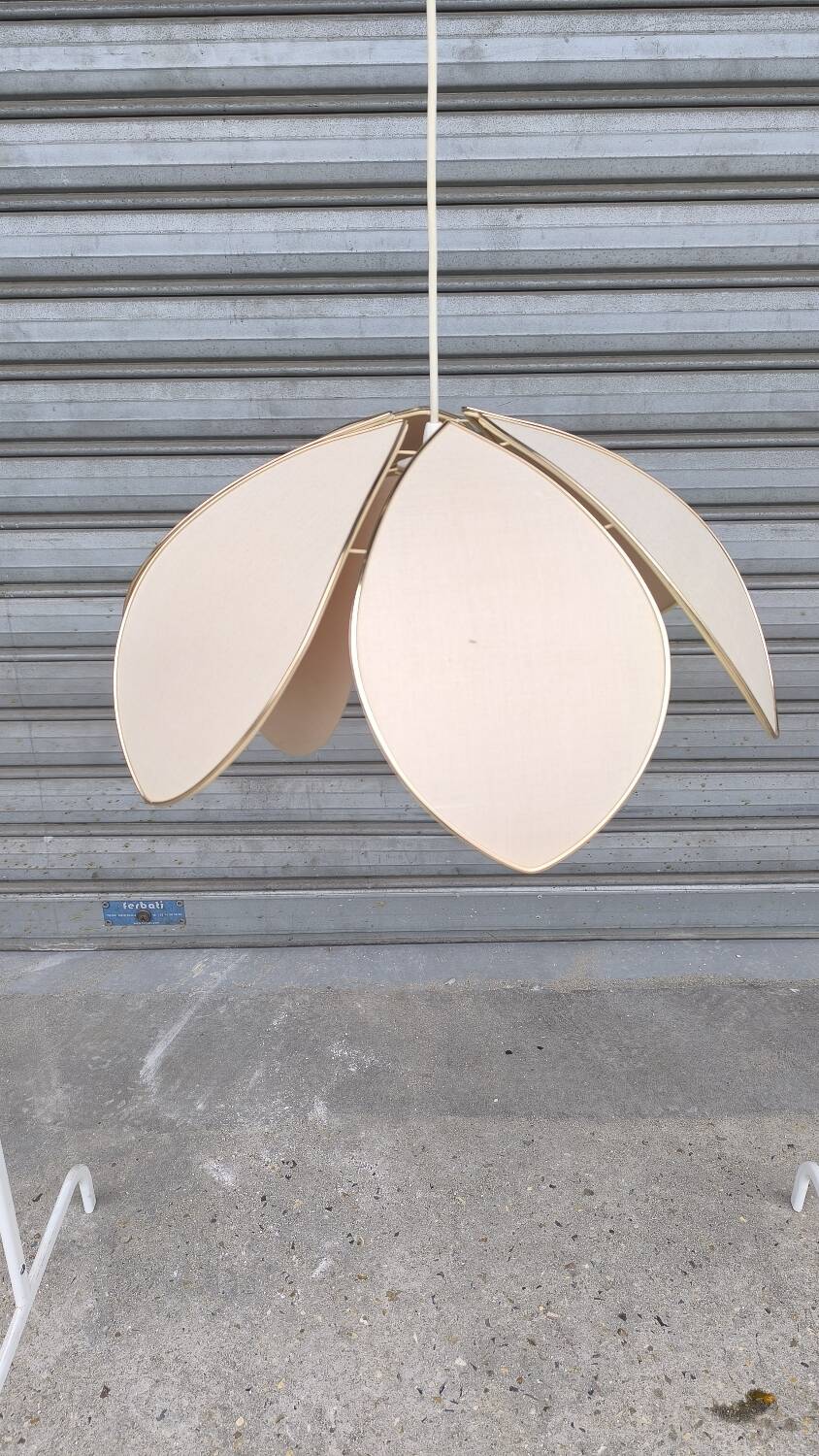 60s flower pendant light