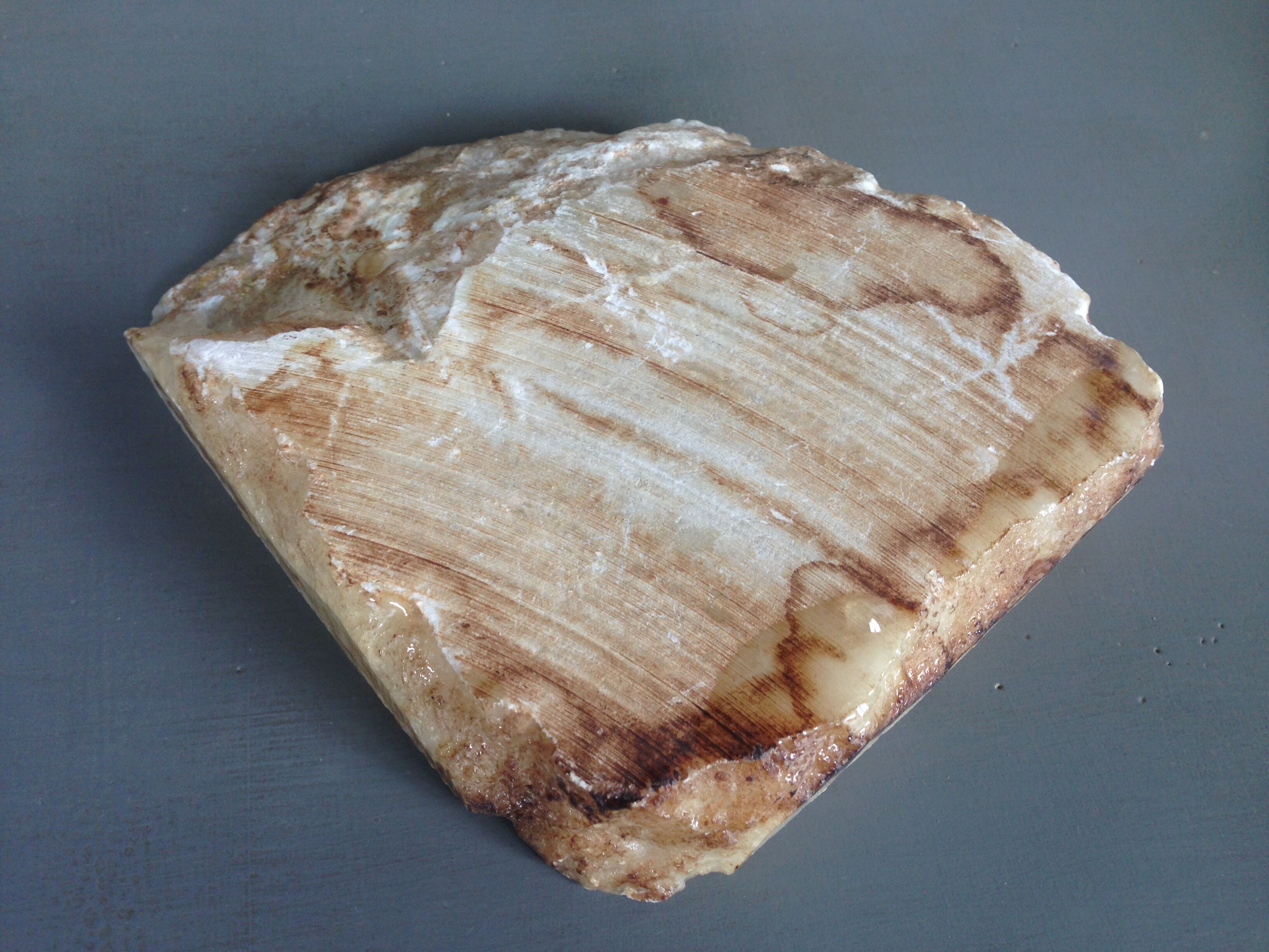 Ashtray in agate stone