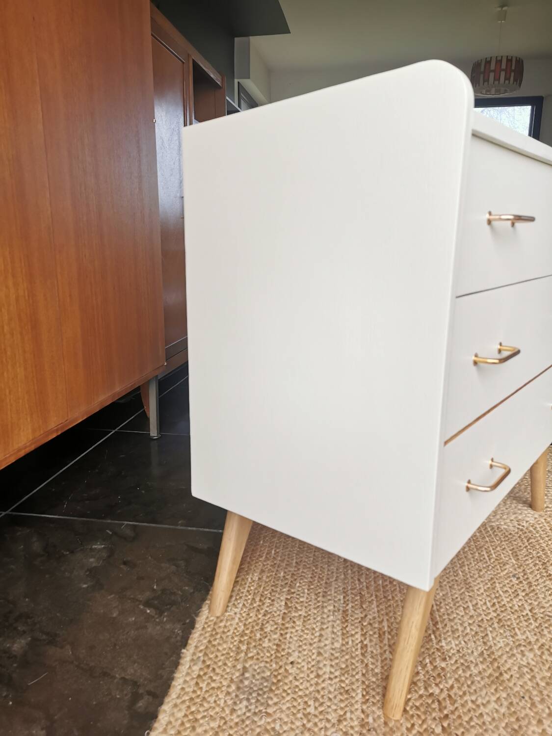 Commode vintage pieds compas