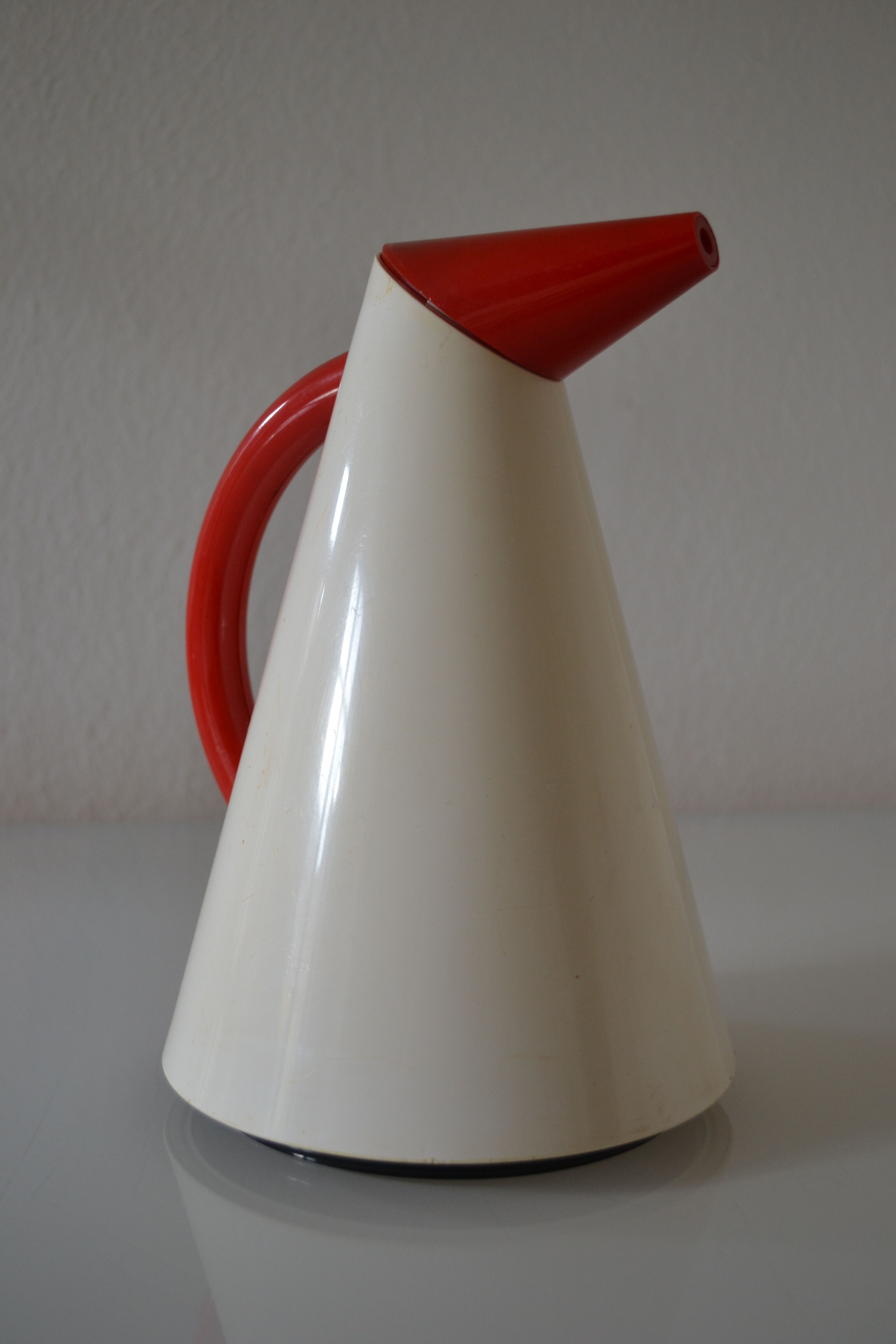 Postmodernist thermos 80's