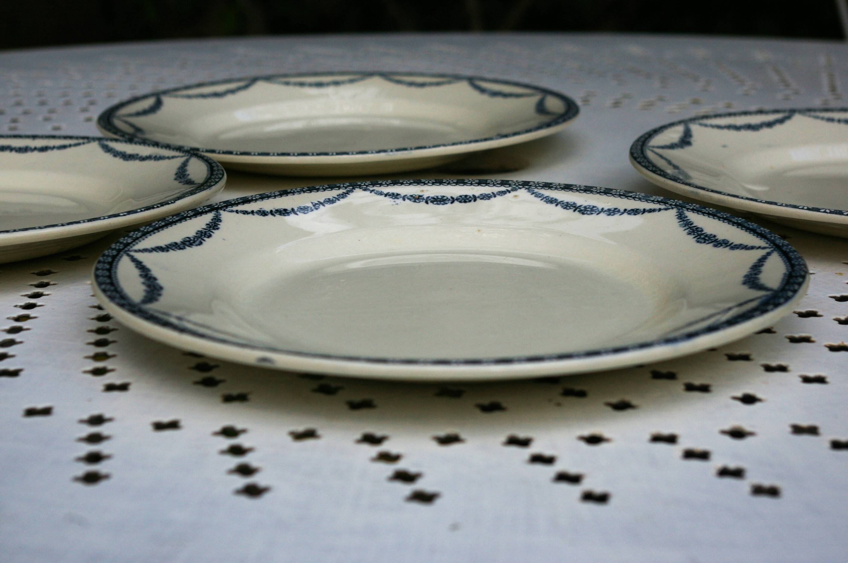 Set of 4 Salins earthenware plates, Vincennes model - Diam. 21.5cm