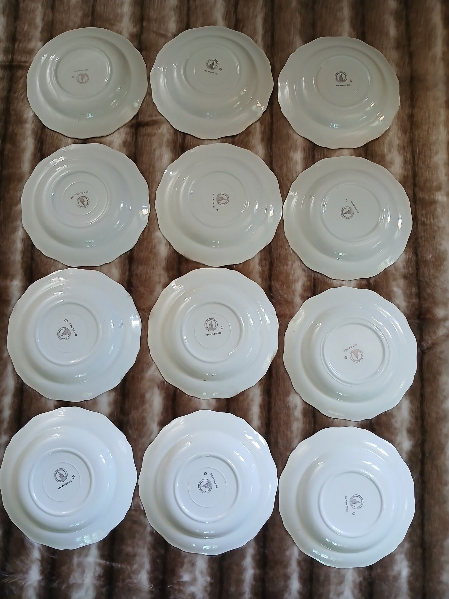 12 antique deep plates "Saint Tropez"