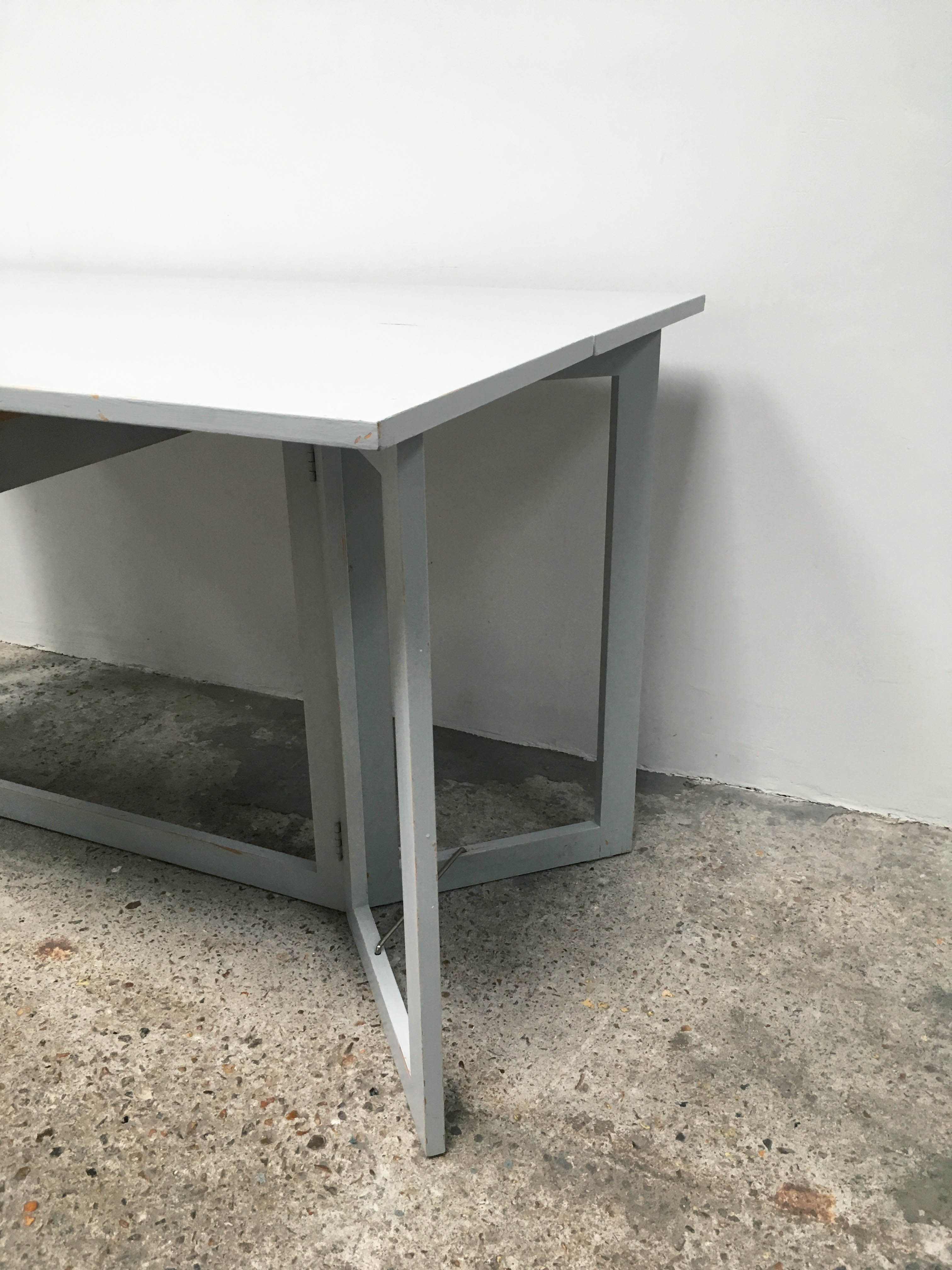 Desk or foldable console table