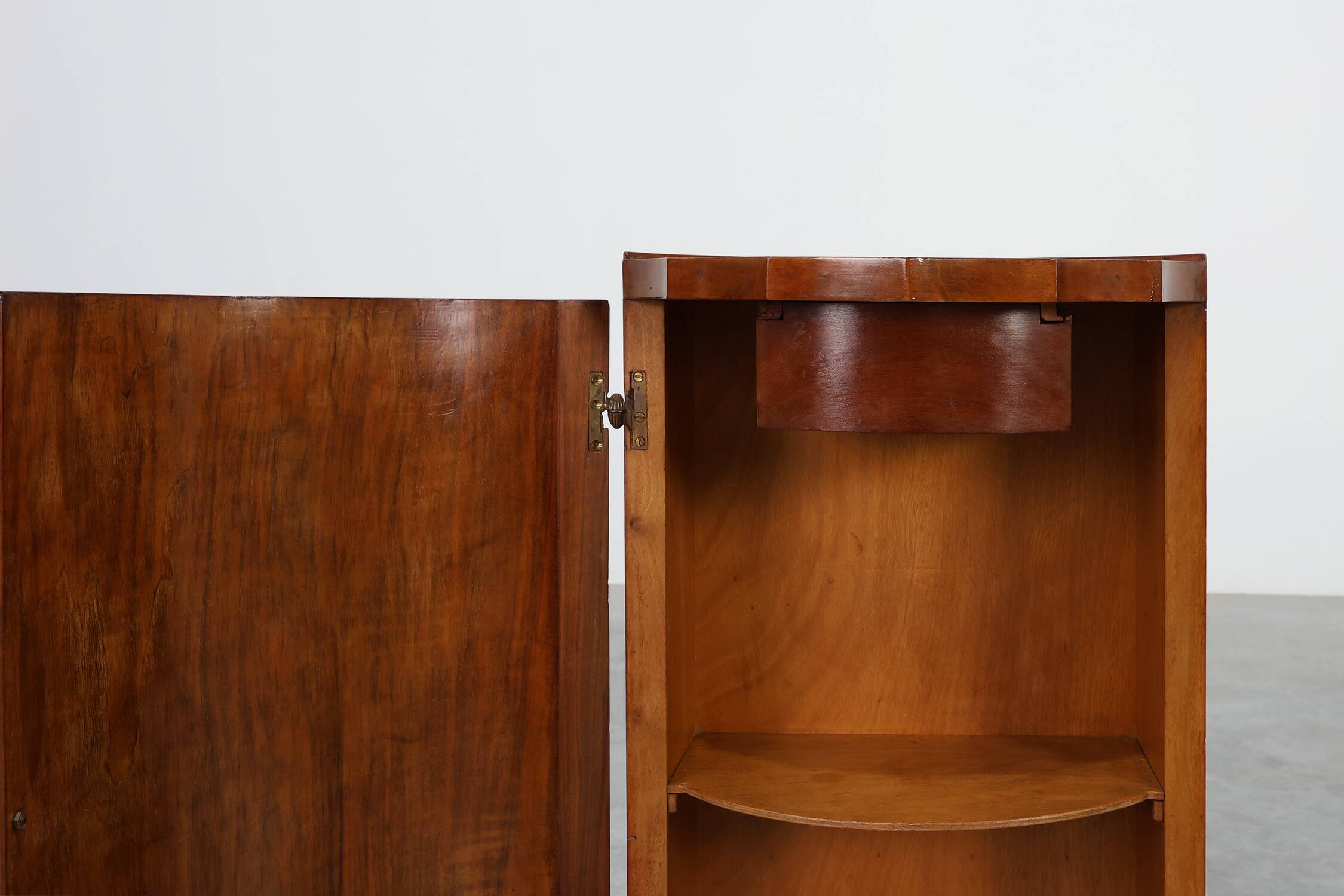 Pair of 2 Walnut Italian Art Deco Nightstands, Italy 1920