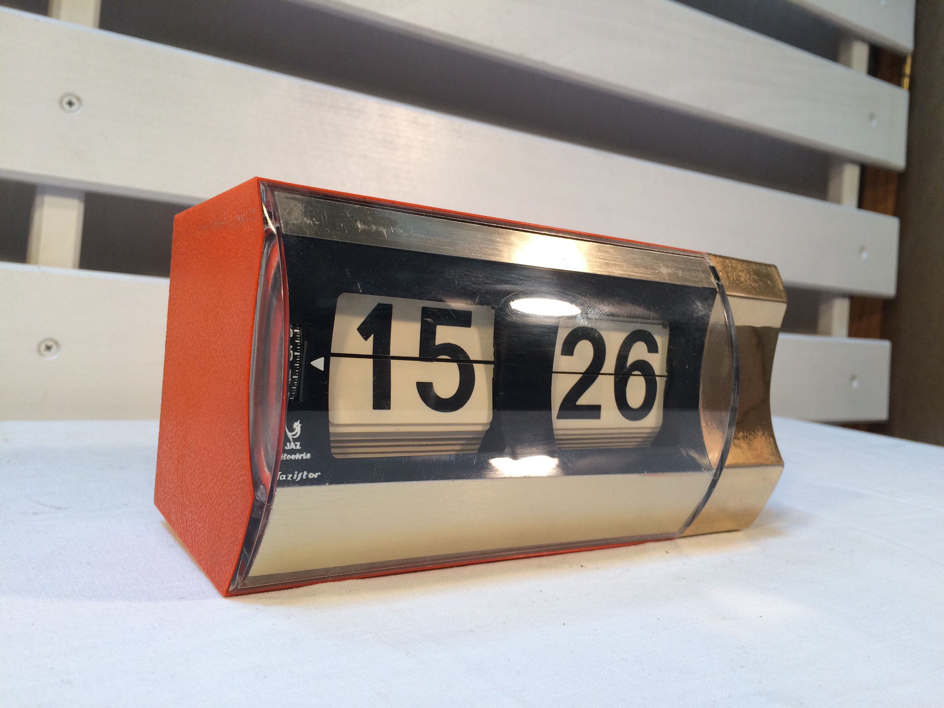 Vintage Jaz flip flap alarm clock model Vibric - 1974 - Orange and Gold