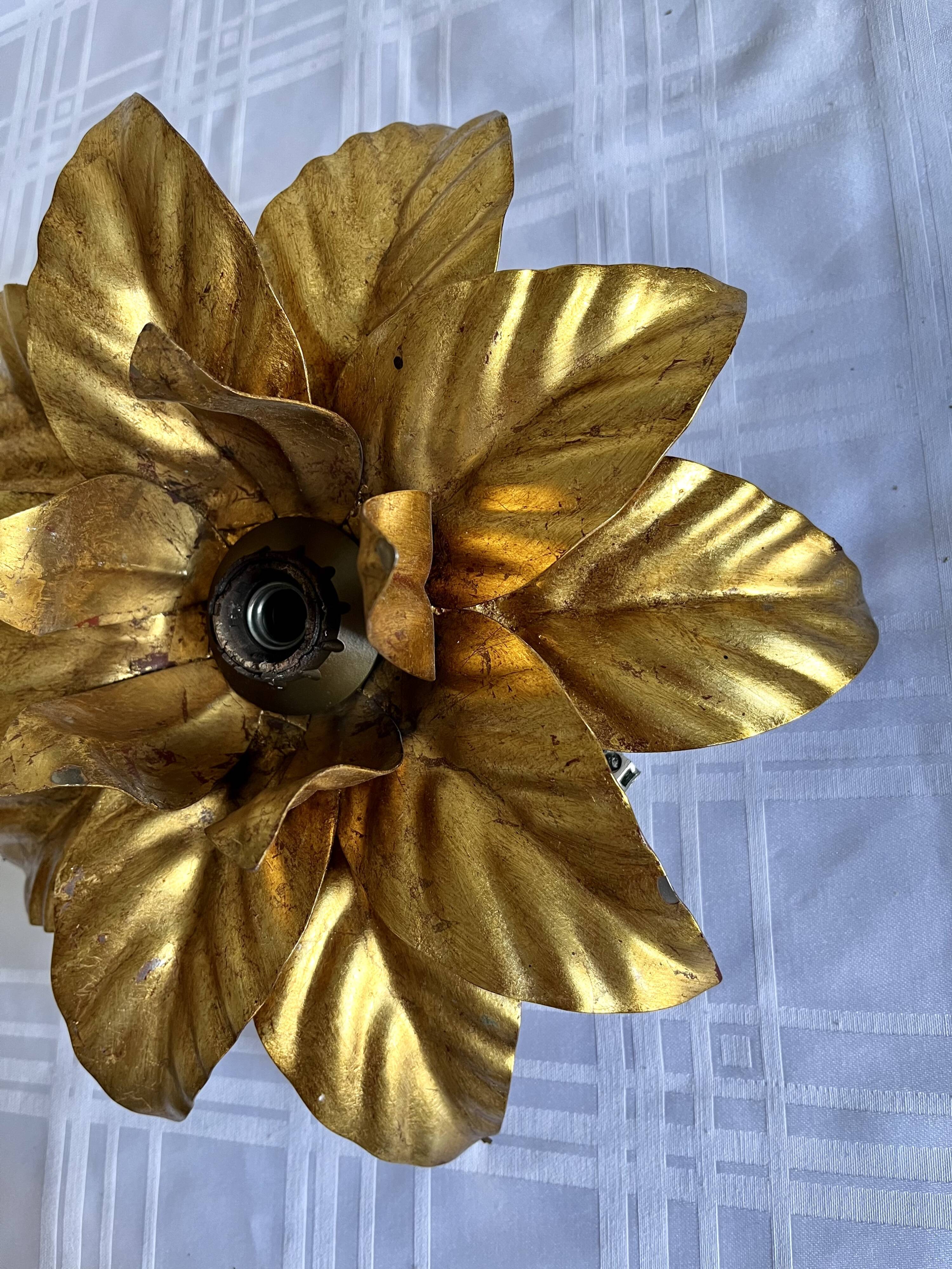 Trio appliques golden flowers