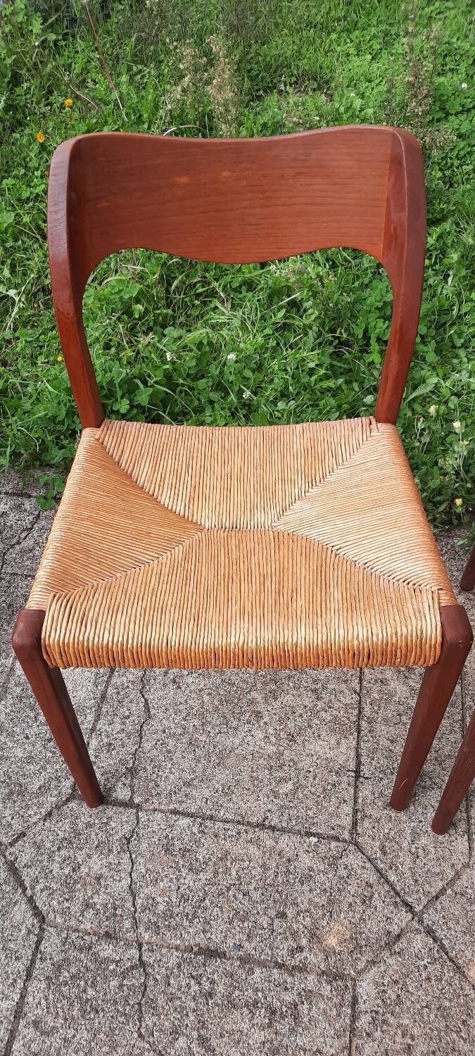 6 Scandinavian chairs