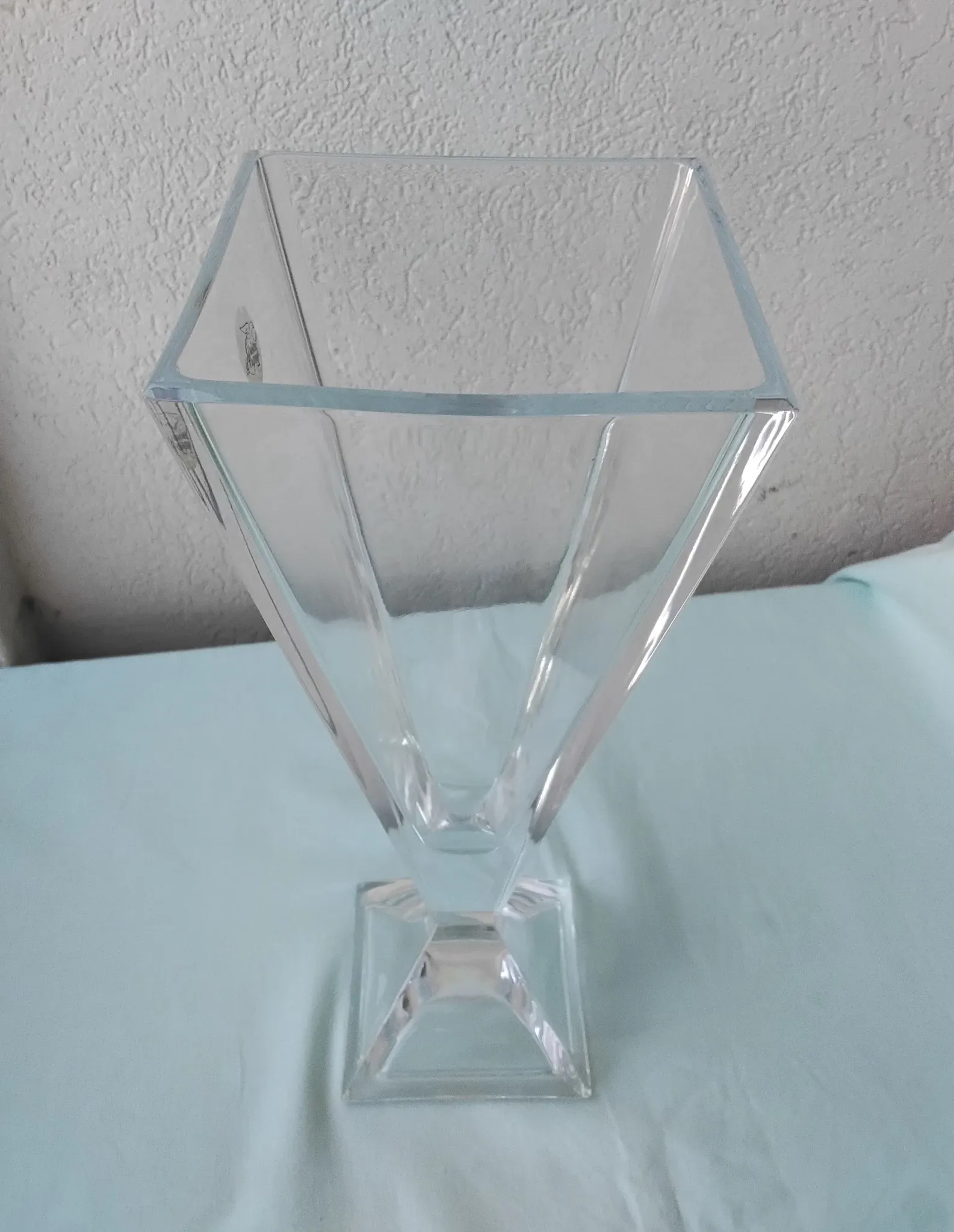 Crystal vase design