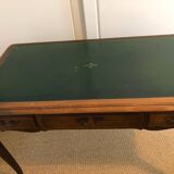 Bureau sous main en cuir ancien