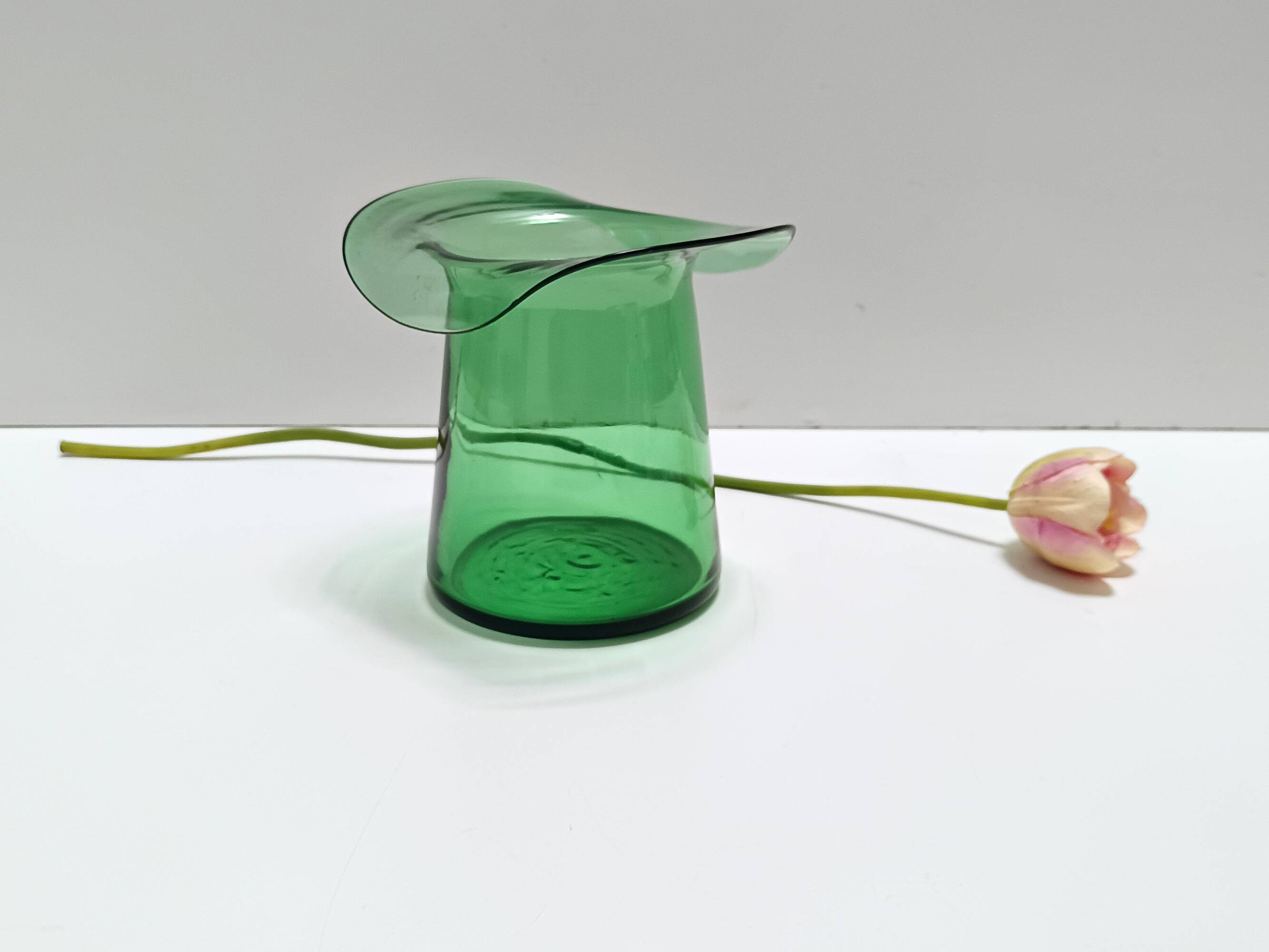 Cylindrical Green Hand-Blown Glass Vase, Empoli, Italy