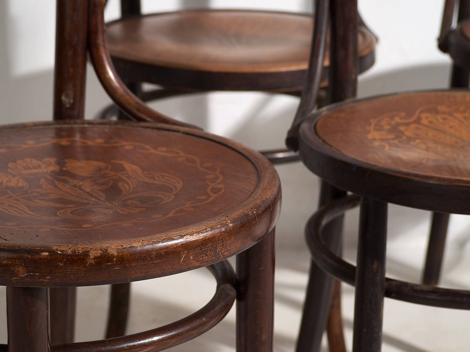 Antique Thonet dining room chairs (c.1900). Set of 4 pieces
