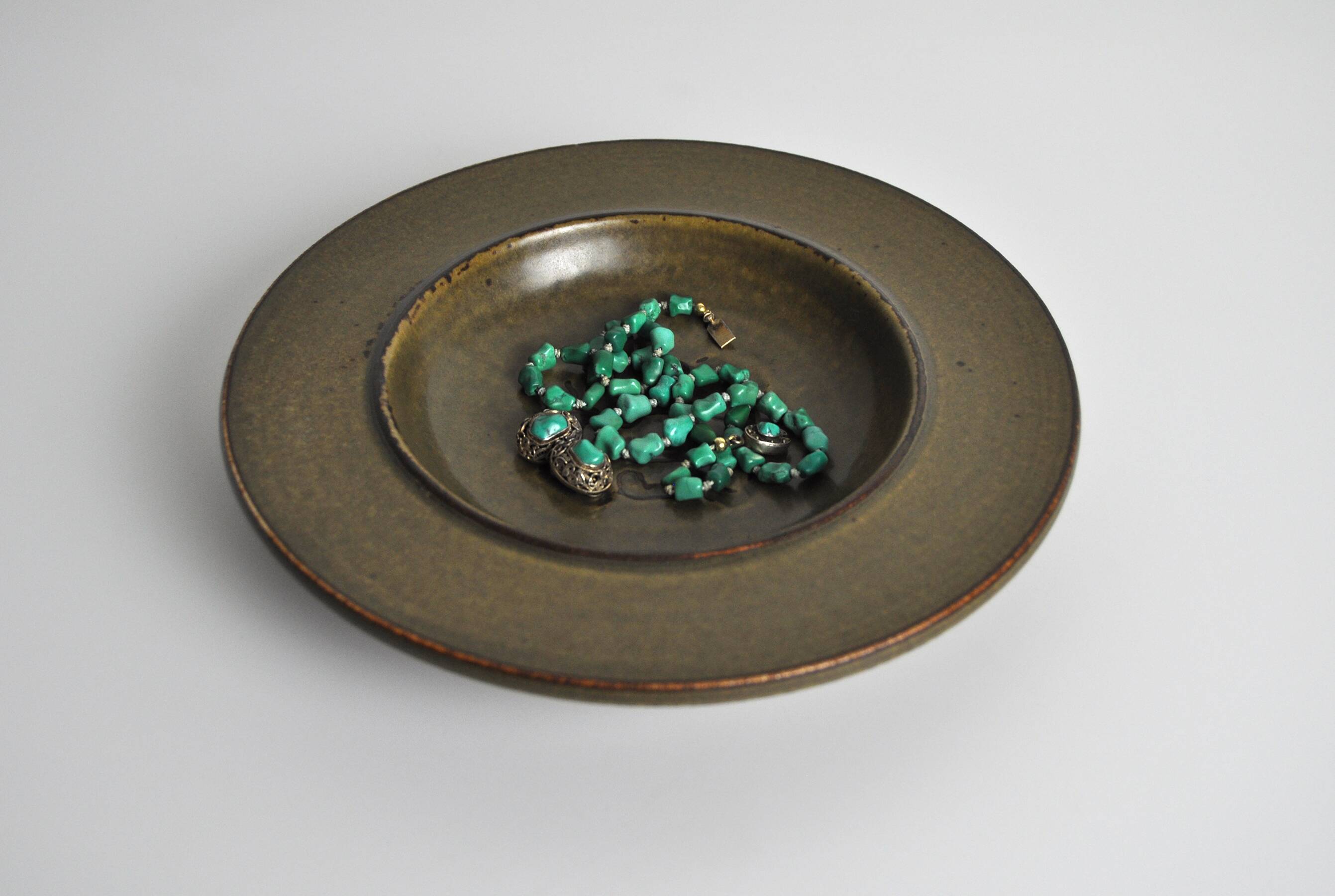 Plat scandinave en céramique Valdemar Petersen pour Bing & Grøndahl, années 1960